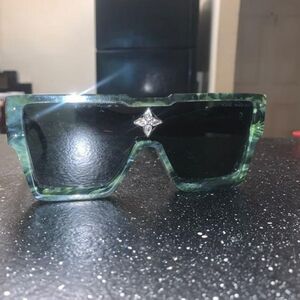 Louis Vuitton Z1552E Sunglasses Cyclone Green Acetate Frame Plastic